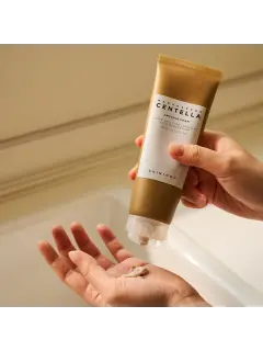 skin1004-cleanser-centella-ampoule-foam 125 3.webp