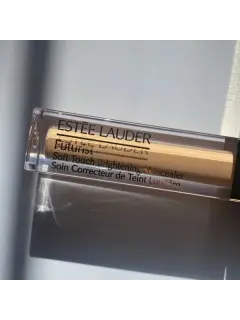 Futurist Soft Touch Brightening Skincealer Estée Lauder